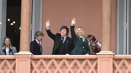 El Gobierno busca recuperar la iniciativa política y apunta a recomponer el vínculo con el electorado