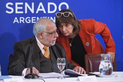 El Senado convocó audiencias para avanzar con 30 pliegos judiciales, entre ellos dos vacantes clave de la Cámara Federal