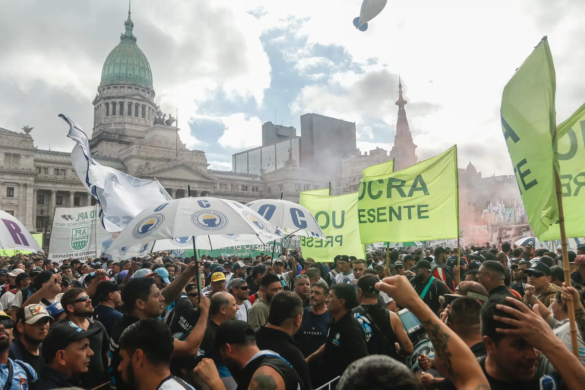 Sin paro, la CGT marcha contra la reforma laboral de Milei